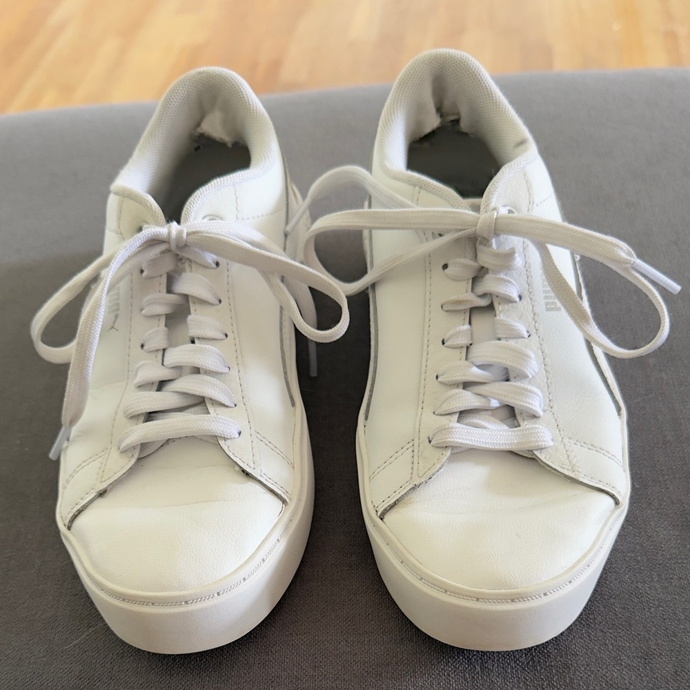Puma White Sneakers Minimalist Design Casual